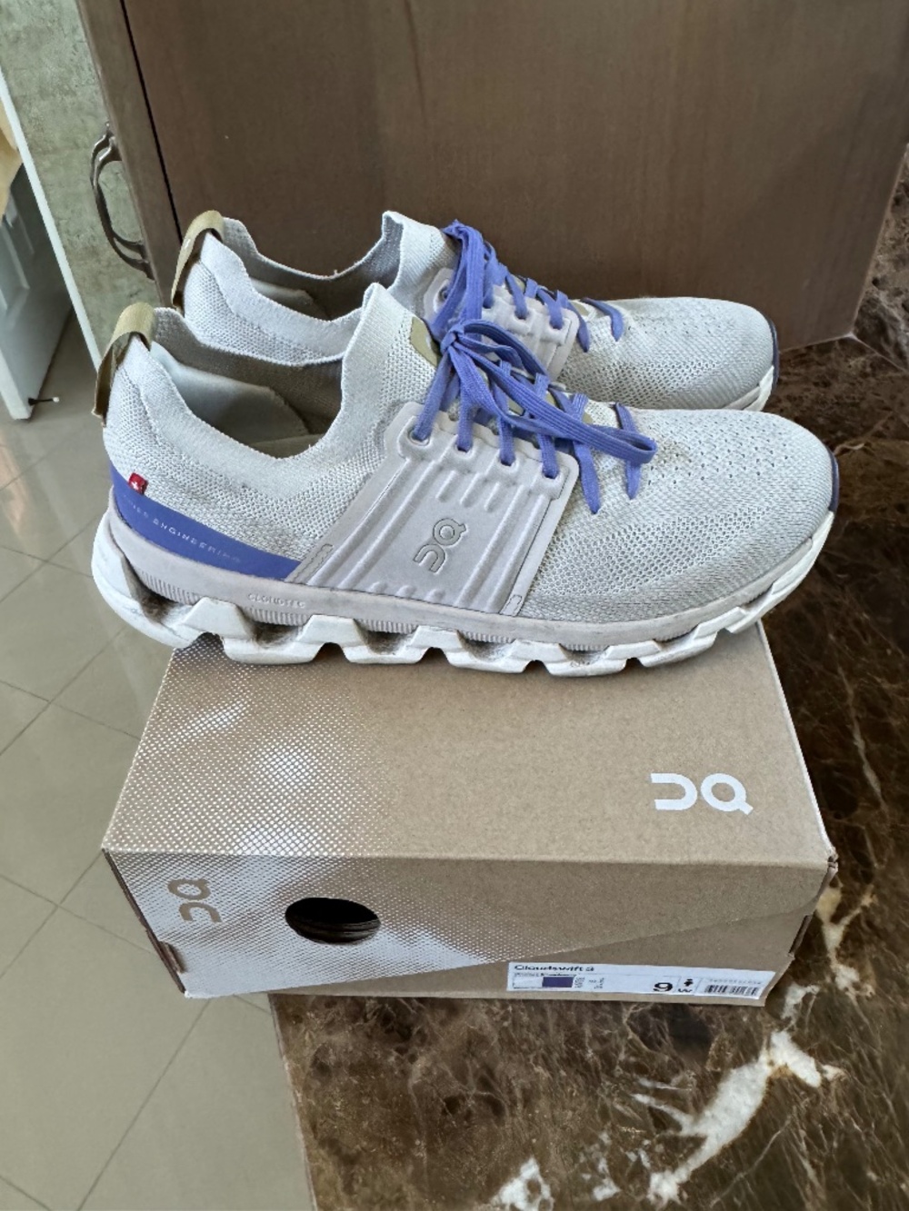 On Cloudswift 3-white/blueberry-size 9